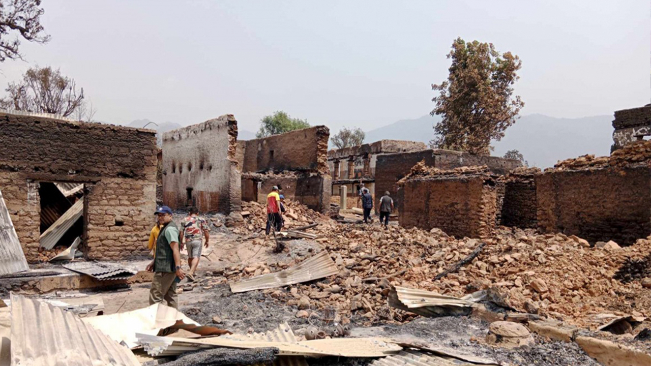 खोटाङका अग्निपीडितलाई आर्थिक सहयोग