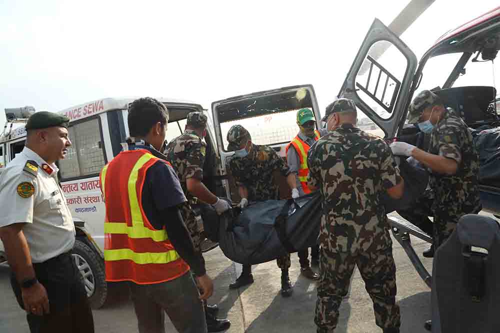 सफा हिमाल अभियान: सेनाले दुई शव र आठ हजार किलो फोहर उठायो
