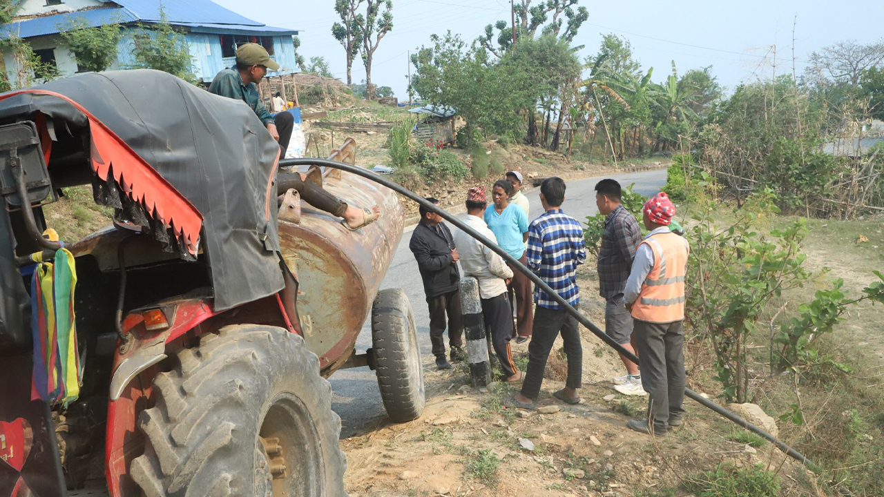 मुहान सुकेपछि खानेपानीका लागि ट्याङ्करमा निर्भर