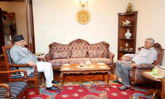 देउवा प्रचण्ड भेटमा कुरा मिलेन, व्यक्तिको नाम तोक्नुपर्ने कांग्रेसको अडान कायमै