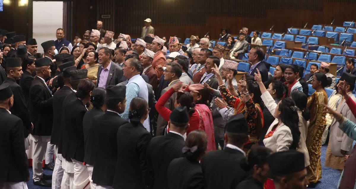 संसदमा कांग्रेसको अवरोध कायमै,  नाराबाजीबीच राष्ट्रपतिलाई धन्यवाद दिने प्रस्ताव पारित