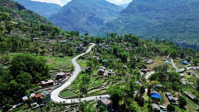 सडक कालोपत्र भएपछि स्थानीयलाई आवागमनमा सहज