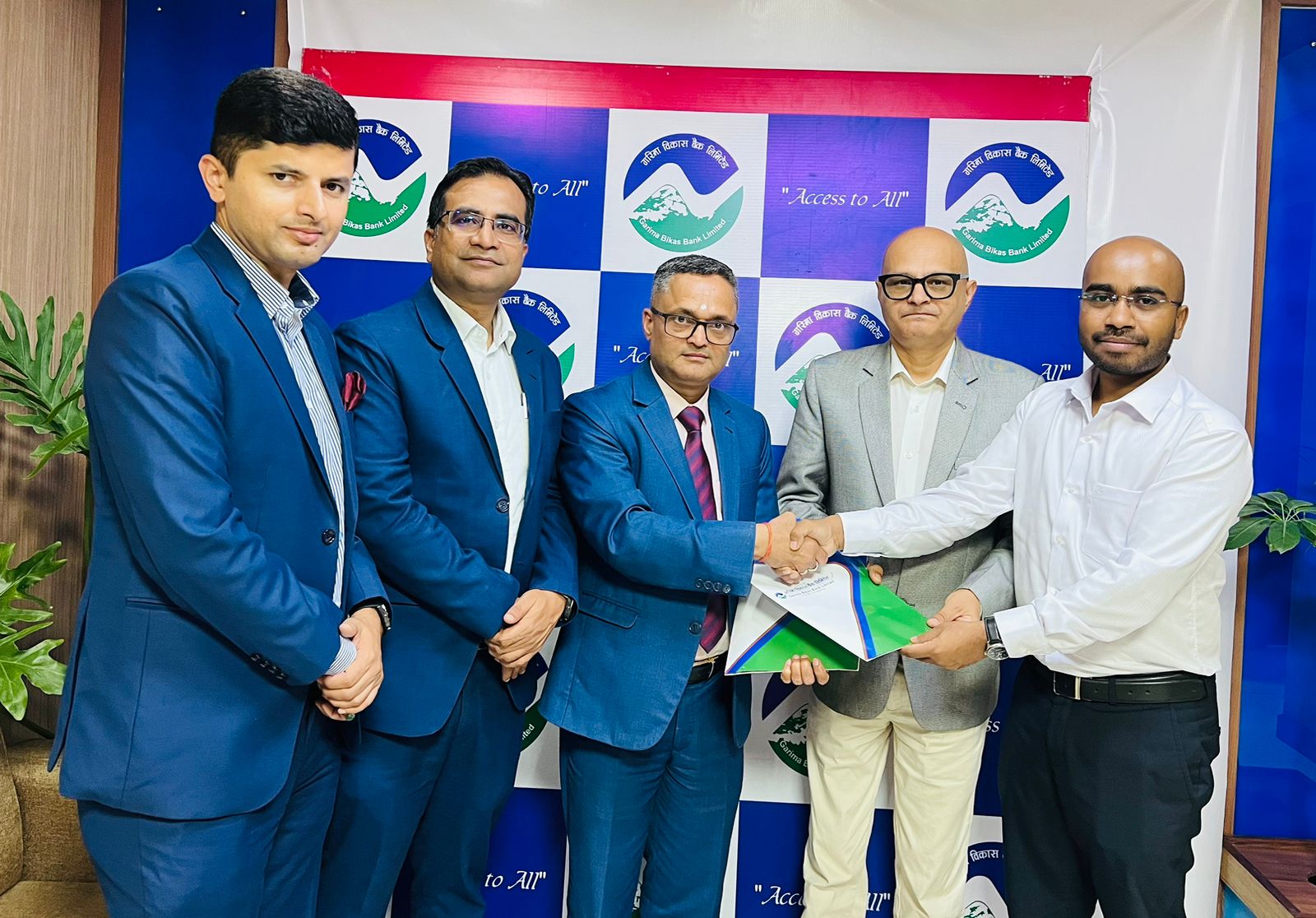 गरिमा विकास बैंकका ग्राहकलाई विभिन्न संस्थाका वस्तु तथा सेवामा ६०% सम्मको छुट