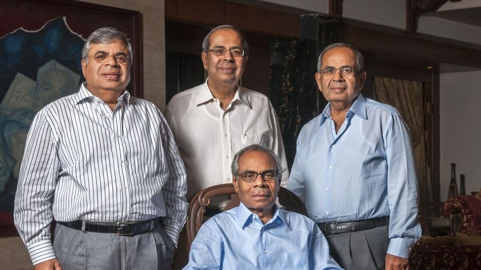 बेलायतको सबैभन्दा धनी हिन्दुजा परिवारका चार सदस्यलाई स्विजरल्याण्डमा किन मुद्दा चलाइयो ?