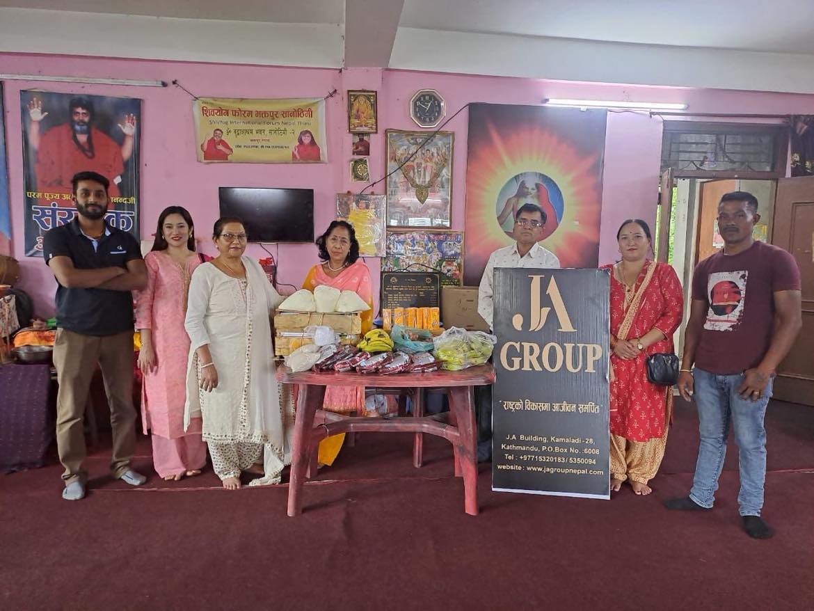 भक्तपुरको ओम वृद्धाश्रममा जेए ग्रुपको खाद्य सामग्री सहयोग
