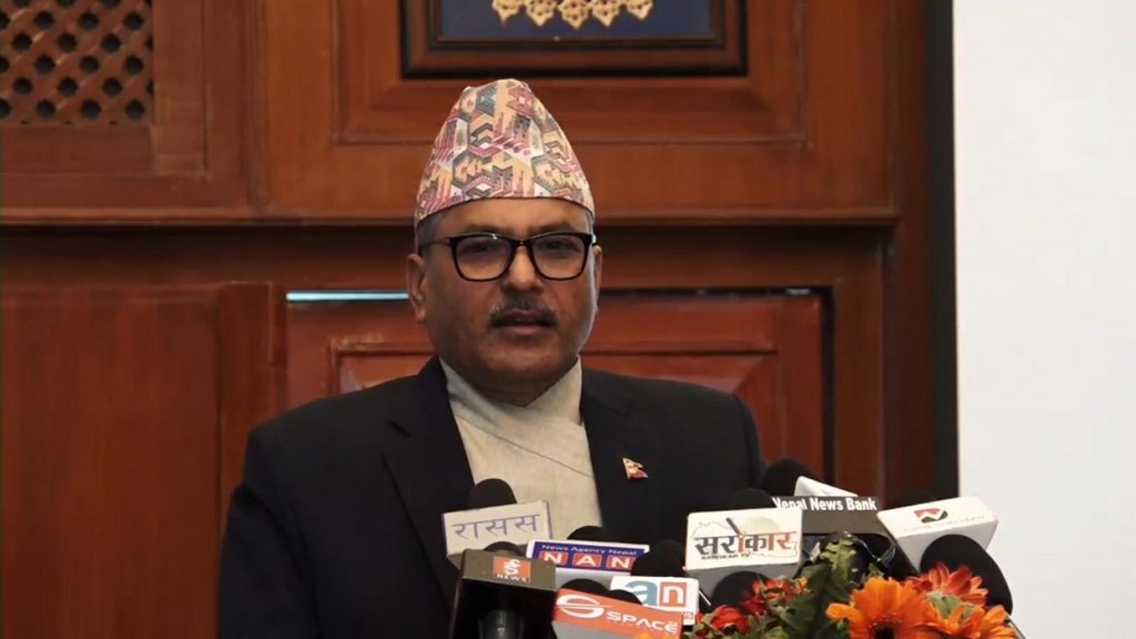 सहकारीलाई व्यवस्थित गर्न नियमनकारी निकाय बनाउन गभर्नर अधिकारीको सुझाव