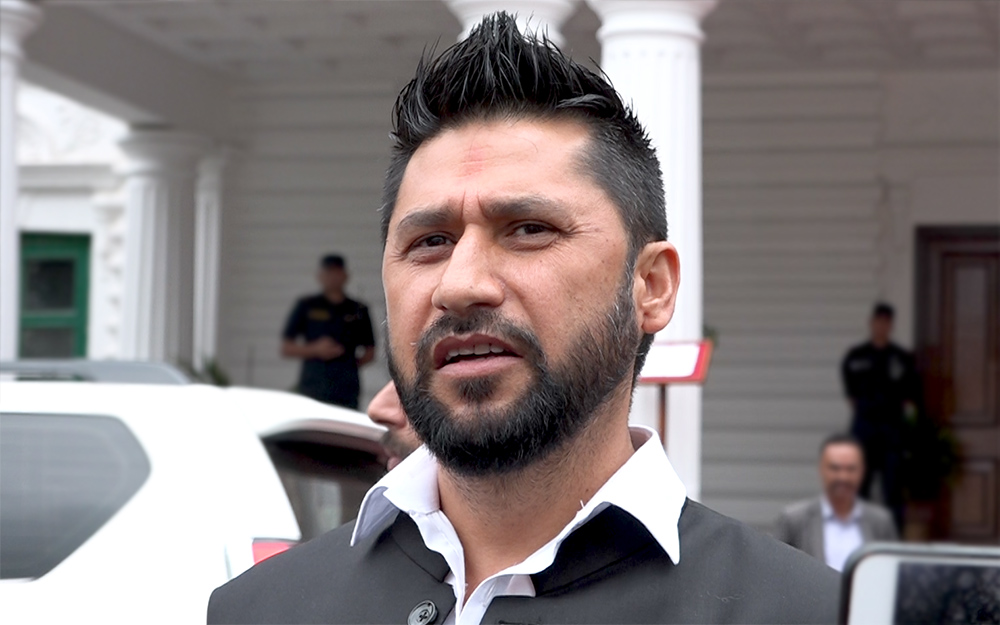 गृहमन्त्री लामिछाने भन्छन्-सरकारमा त हामी छौं, तर सरकार अरुले नै चलाएको छ