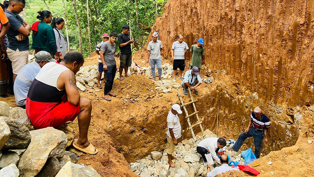 तनहुँको ढाँडखोला निबुस्वाँरामा झोलुङ्गे पुल निर्माण हुँदै