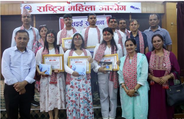 एसइई उत्तीर्ण गर्ने राससमा कार्यरत पत्रकार तथा कर्मचारीका छोराछोरीलाई सम्मान