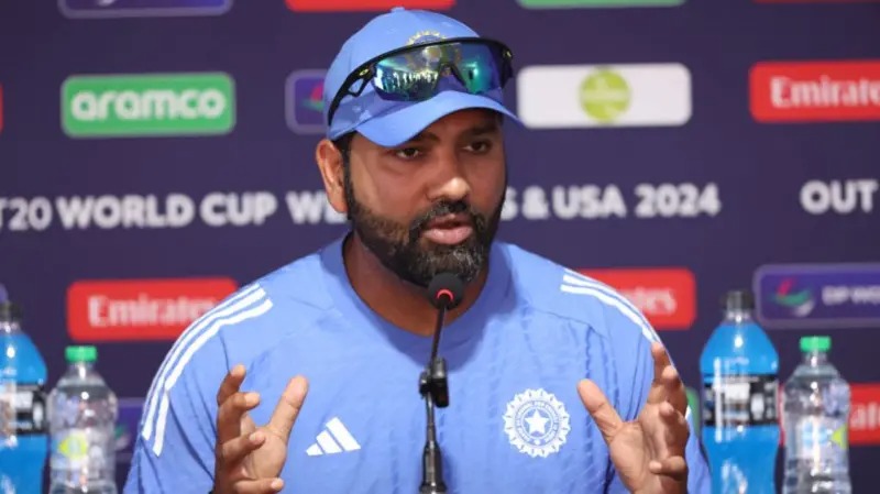 रोहित शर्मा एकदिवसीय करियरमै पहिलो पटक पहिलो बरियतामा पुगे