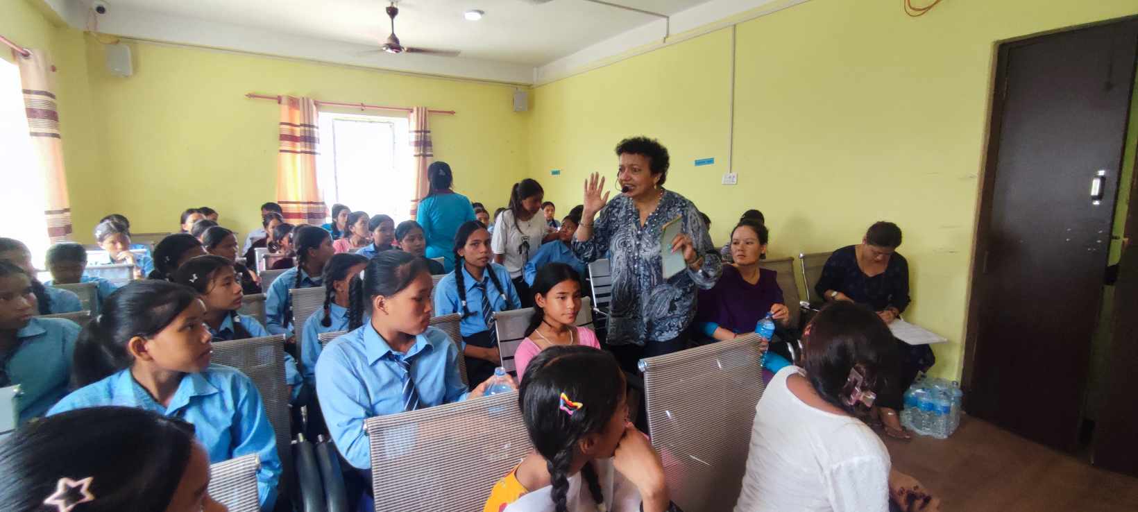 किशोरीहरुलाई विद्यालयमै आत्मरक्षा तालिम