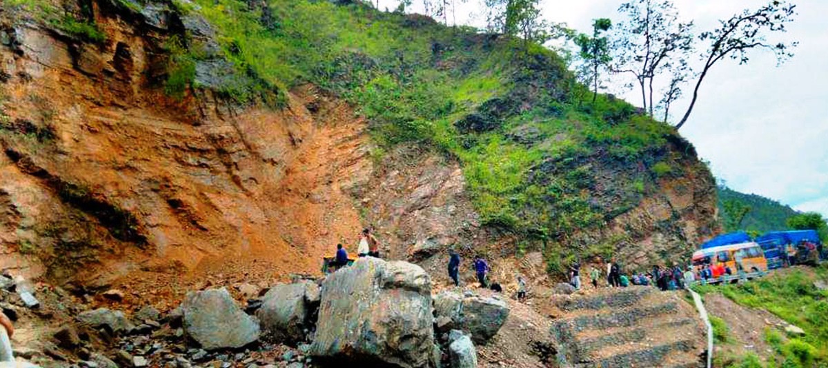 कर्णाली राजमार्ग चार दिनदेखि अवरुद्ध