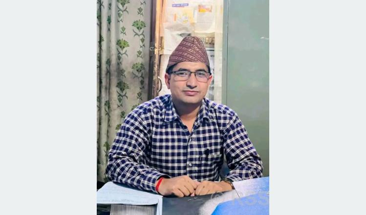 अनेकौं चुनौती छिचोल्दै अपांगता भएका रिजालको सरकारी सेवामा प्रवेश