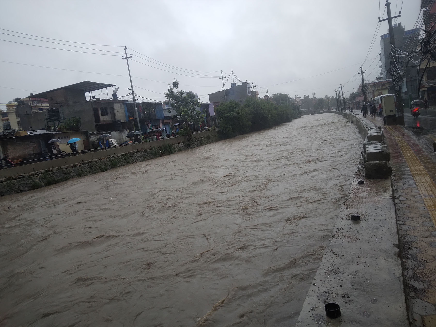 नागार्जुनमा पहिरोमा पुरिएर एक जनाको मृत्यु, सुकुम्वासी बस्ती डुबानमा