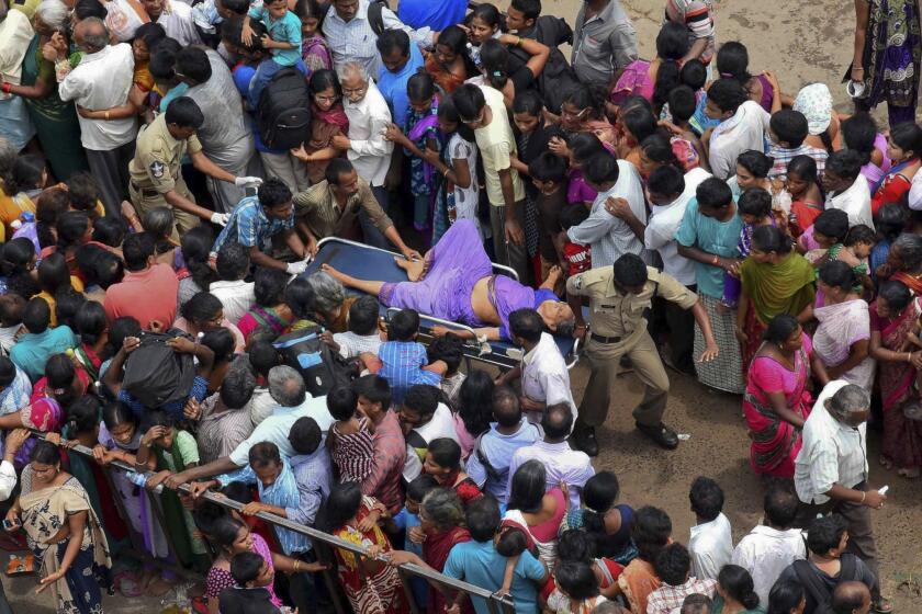 भारत भागदौड अपडेटः अधिकांश महिला र बालबालिकासहित १ सय १६ भन्दा बढीको मृत्यु