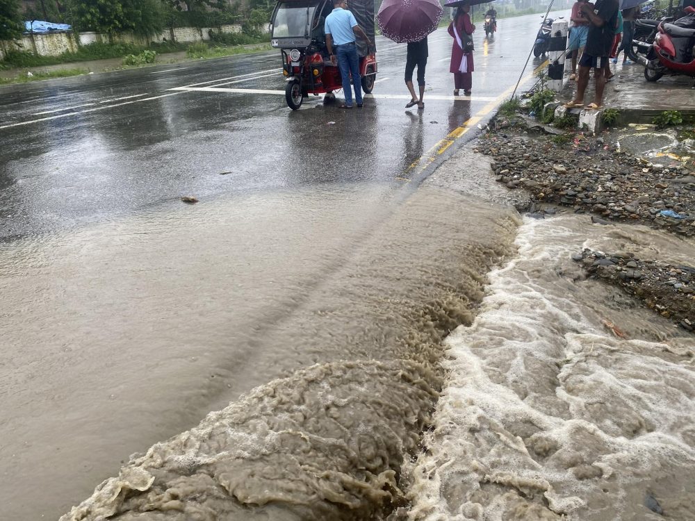 मोरङ र सुनसरीमा भारी वर्षा, सतर्क रहन अनुरोध