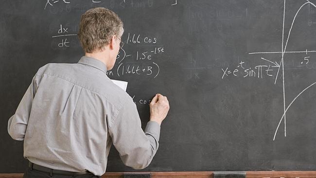 एक शिक्षकको सरूवा भएपछि १३३ विद्यार्थीले स्कुल छोडे, शिक्षक गएकै स्कुलमा गएर भर्ना भए