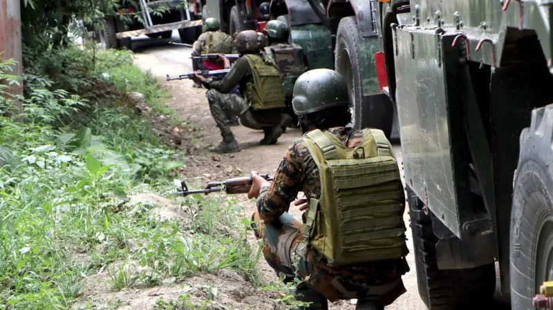 जम्मू–कश्मीरको कुलगाममा भिडन्त, ६ चरमपन्थी मारिए