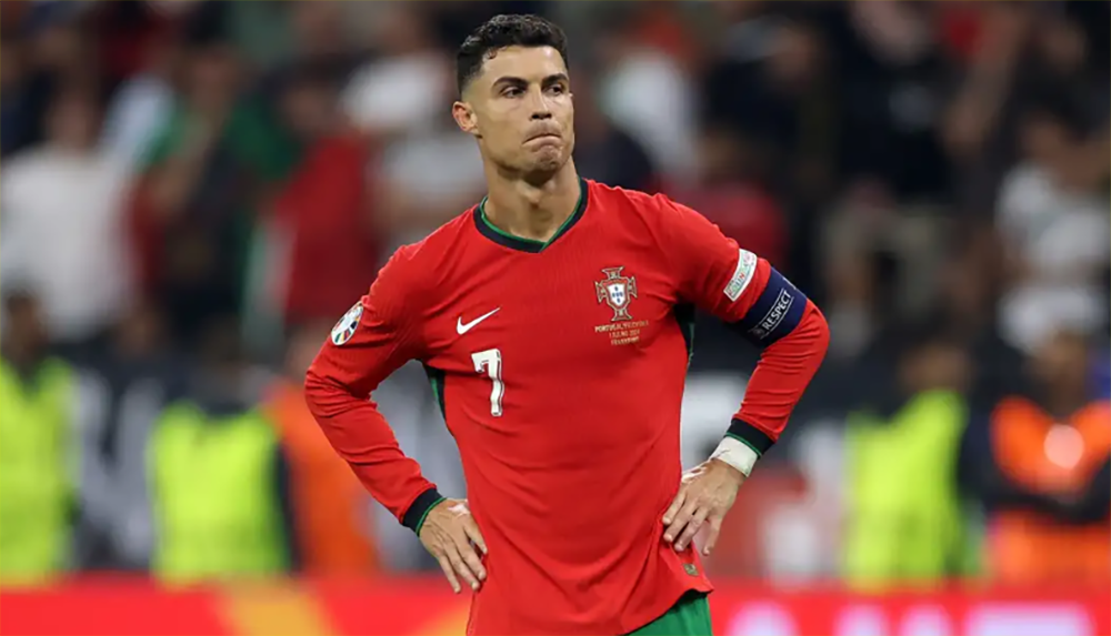 ‘यस कारण रोनाल्डोले लिदैंनन् सन्यास’