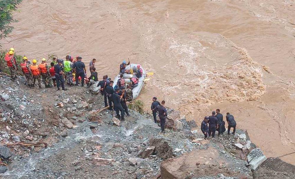 सिमलताल बस दुर्घटना : बेपत्ता भएको बसका एक यात्रुको शव नारायणीमा भेटियो