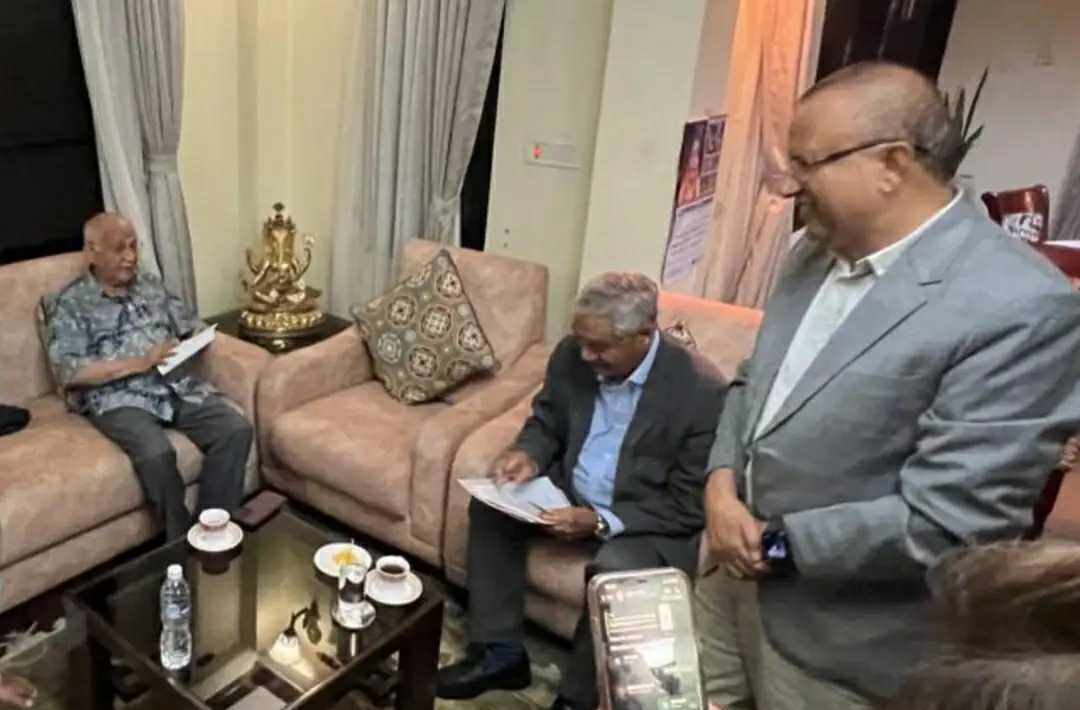सरकार गठन र विघटनको गृहकार्य सधैं व्यापारीको घरमा