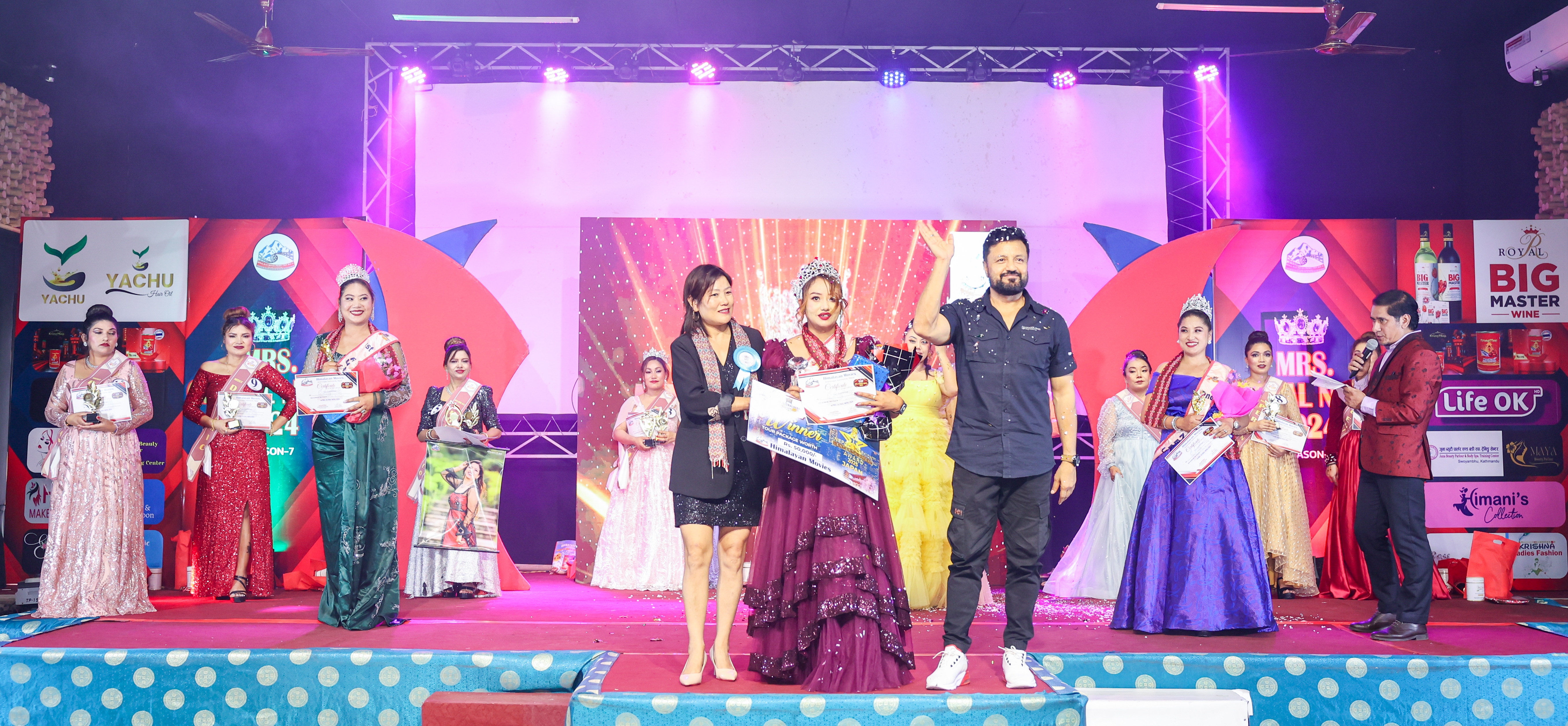 चितवनकी सुनिताले जितिन् मिसेस ग्लोवल नेपाल -२०२४ को ताज
