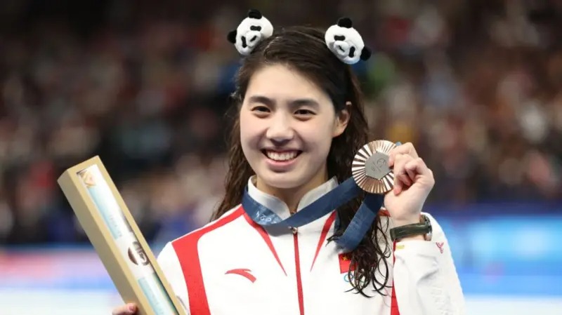 पेरिस ओलम्पिकमा एक्लै ६ पदक जित्ने खेलाडी को हुन् ?