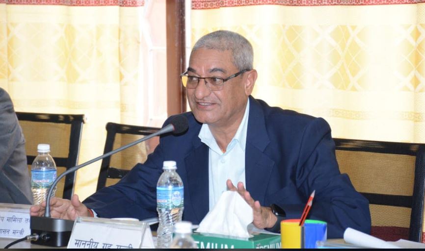 निजी क्षेत्रमा अख्तिया प्रवेश गर्ने कि नगर्ने?  स्पष्ट हुन जरुरी : गृहमन्त्री लेखक
