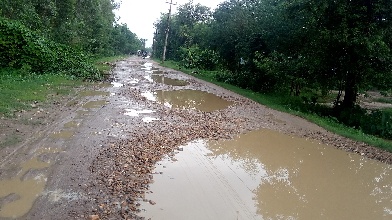 सडक निर्माणमा ढिलाइ