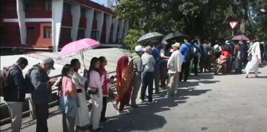 टक्सार विभागमा सुनको असर्फी किन्नेको घुइँचो