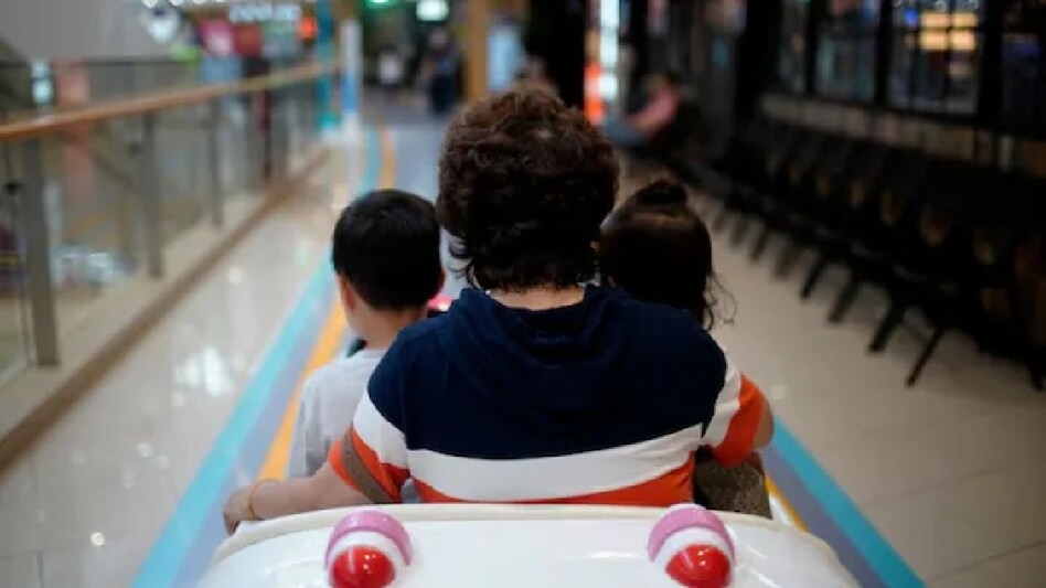 चीनमा जन्मदर बढाउन नयाँ उपायहरू गरिँदै