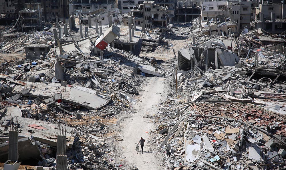 गाजा युद्धमा एक बर्षमा ४३ हजारभन्दा बढीको मृत्यु