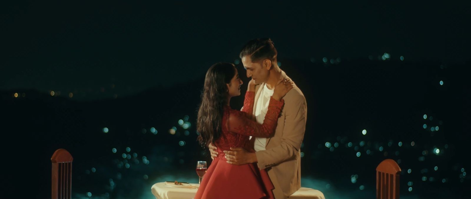 ‘पल पलमा’मा नविन र अन्शुलाको अन्स्क्रिन प्रेम ( भिडियो )