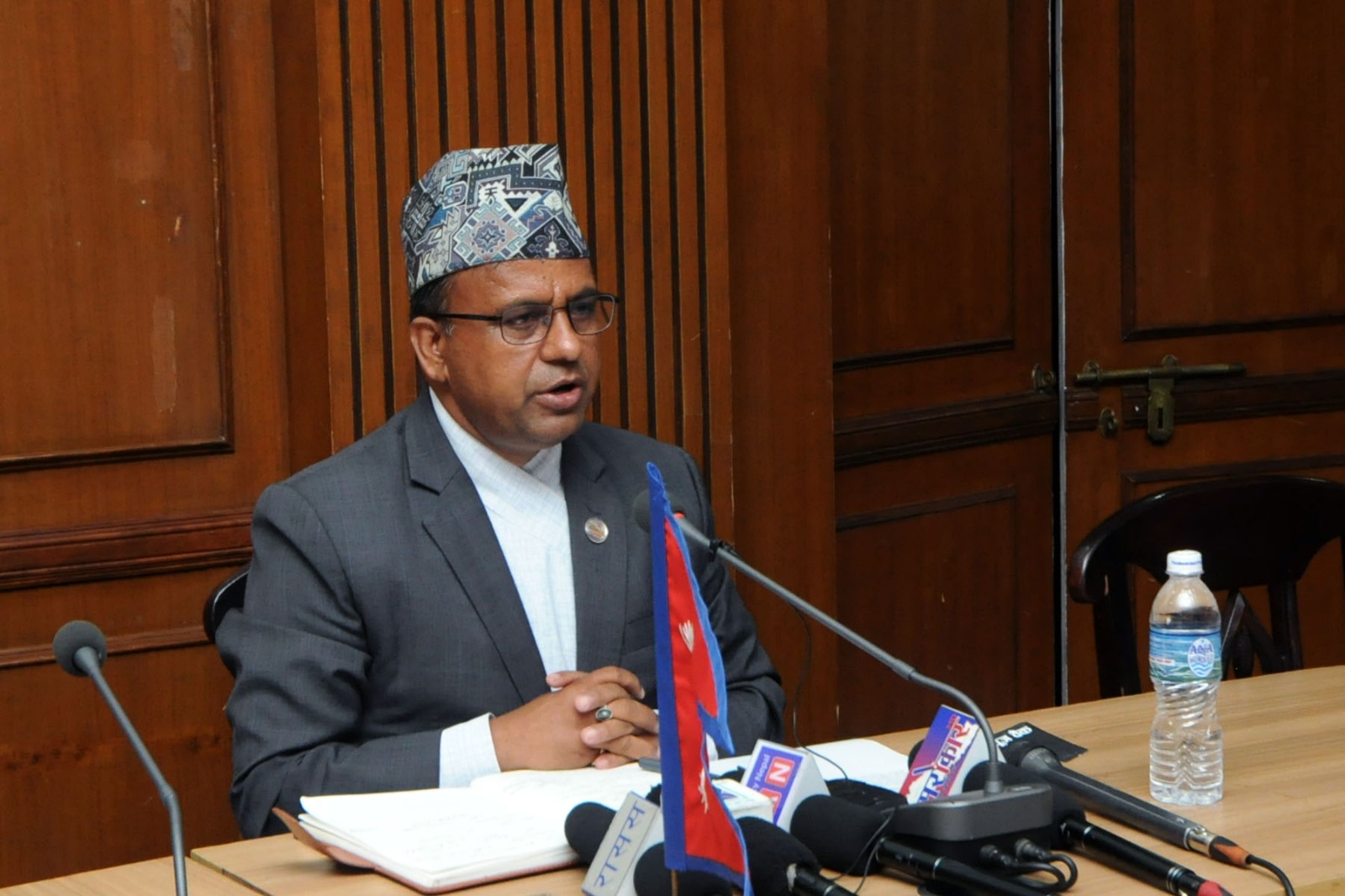 चौबिस घण्टाभित्र हवाई भाडादर बुझाउन एयरलाइन्स कम्पनीहरूलाई पर्यटनमन्त्रीकोे निर्देशन