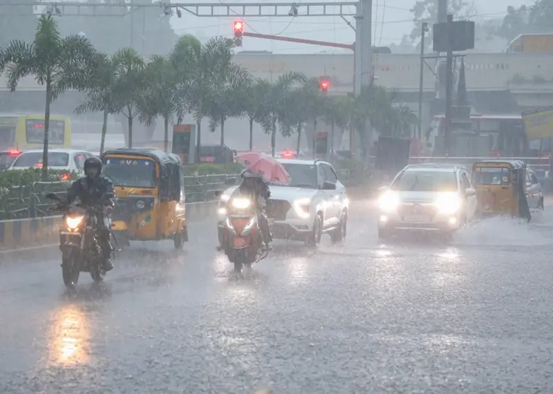 तमिलनाडुमा भारी वर्षाको डरले चेन्नई र आसपासका जिल्लामा विद्यालय बन्द