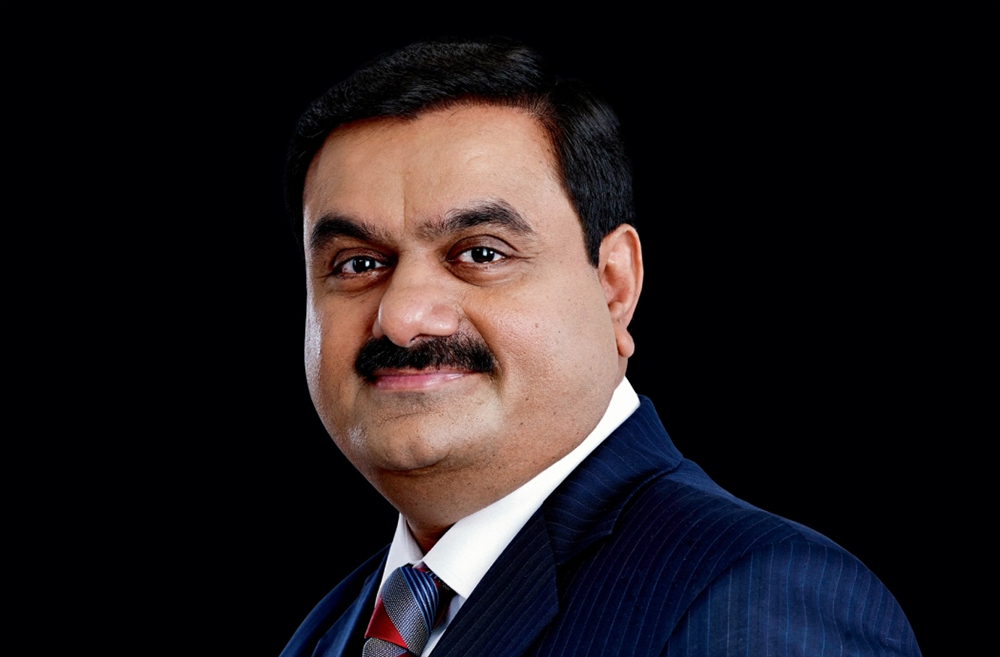 अमेरिकामा ठगीको आरोप लागेपछि गौतम अडानीका कम्पनीको शेयरमा भारी गिरावट