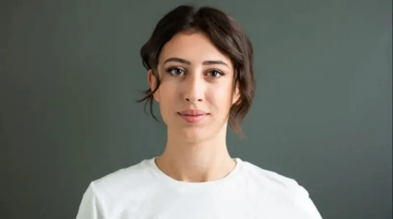 इटालियन महिला पत्रकार इरानमा पक्राउ