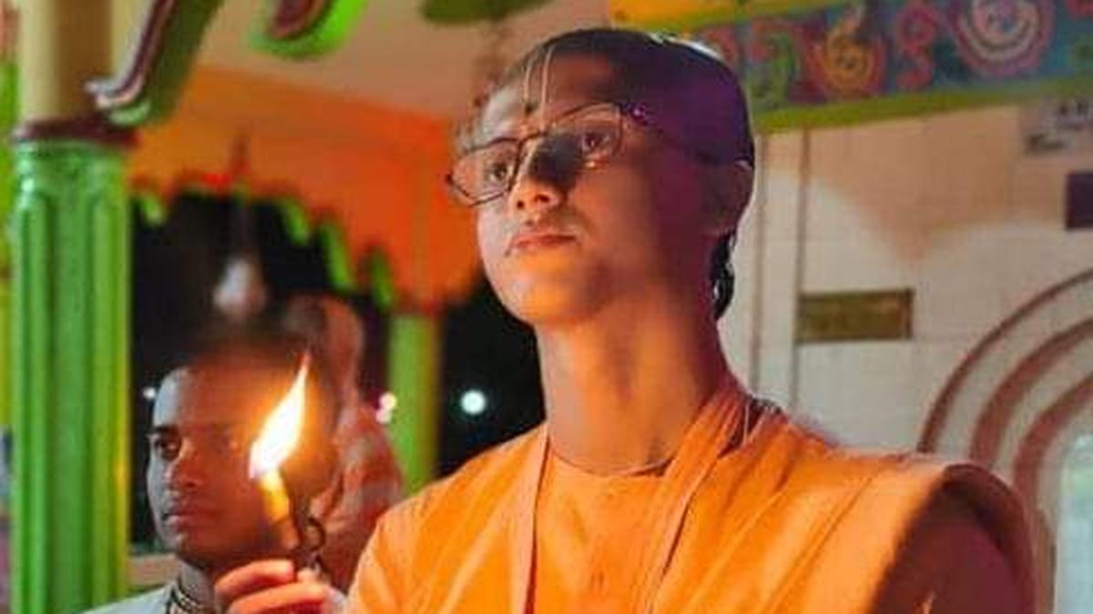 बंगलादेशमा अर्का हिन्दु धार्मिक नेता पक्राउ, हिन्दु संस्थालाई प्रतिबन्ध लगाउन प्रदर्शन