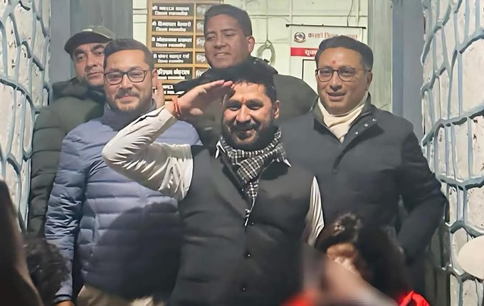 रवि लामिछाने काठमाडौं प्रहरी हिरासतमा बस्नु पर्ने