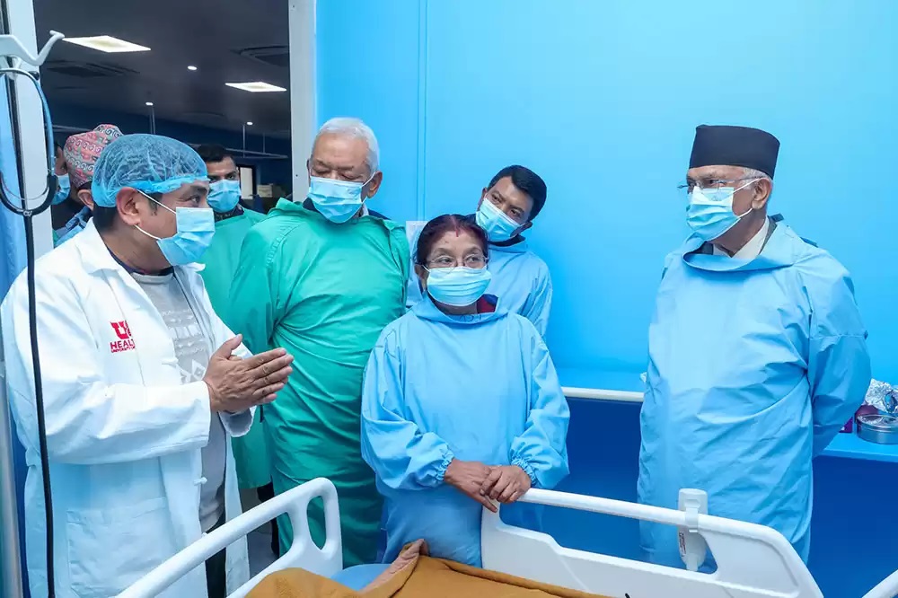 अर्थमन्त्री पौडेल र मेयर आचार्यको स्वास्थ्य अवस्थाबारे प्रधानमन्त्रीले लिए जानकारी
