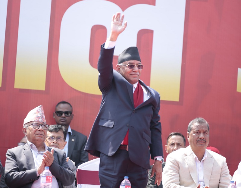 हाम्रै कमजोरीले इतिहास बनिसकेको राजतन्त्रले टाउको उठाउन खोज्यो : प्रचण्ड