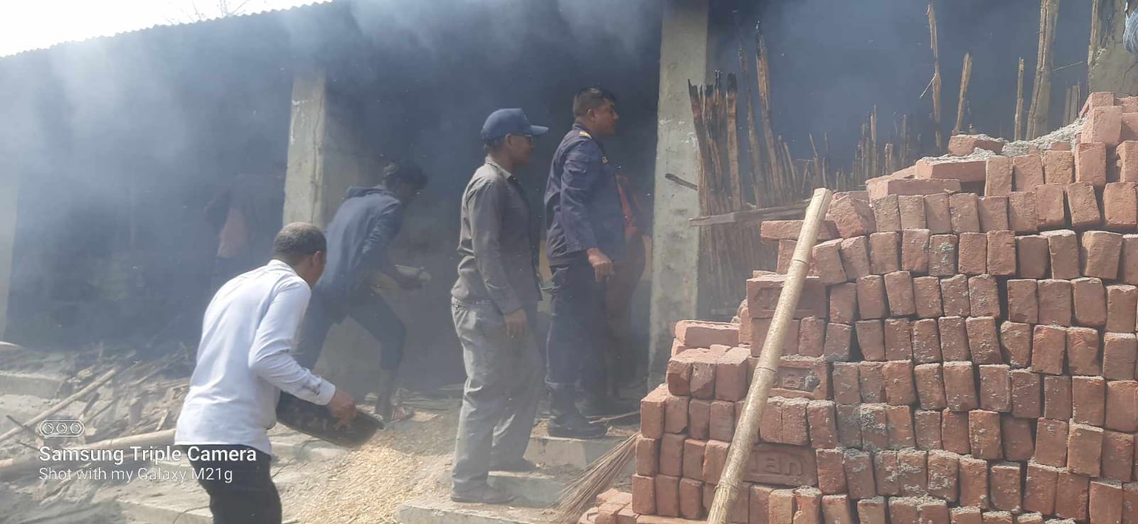 आगलागीबाट तीन जना घाइते
