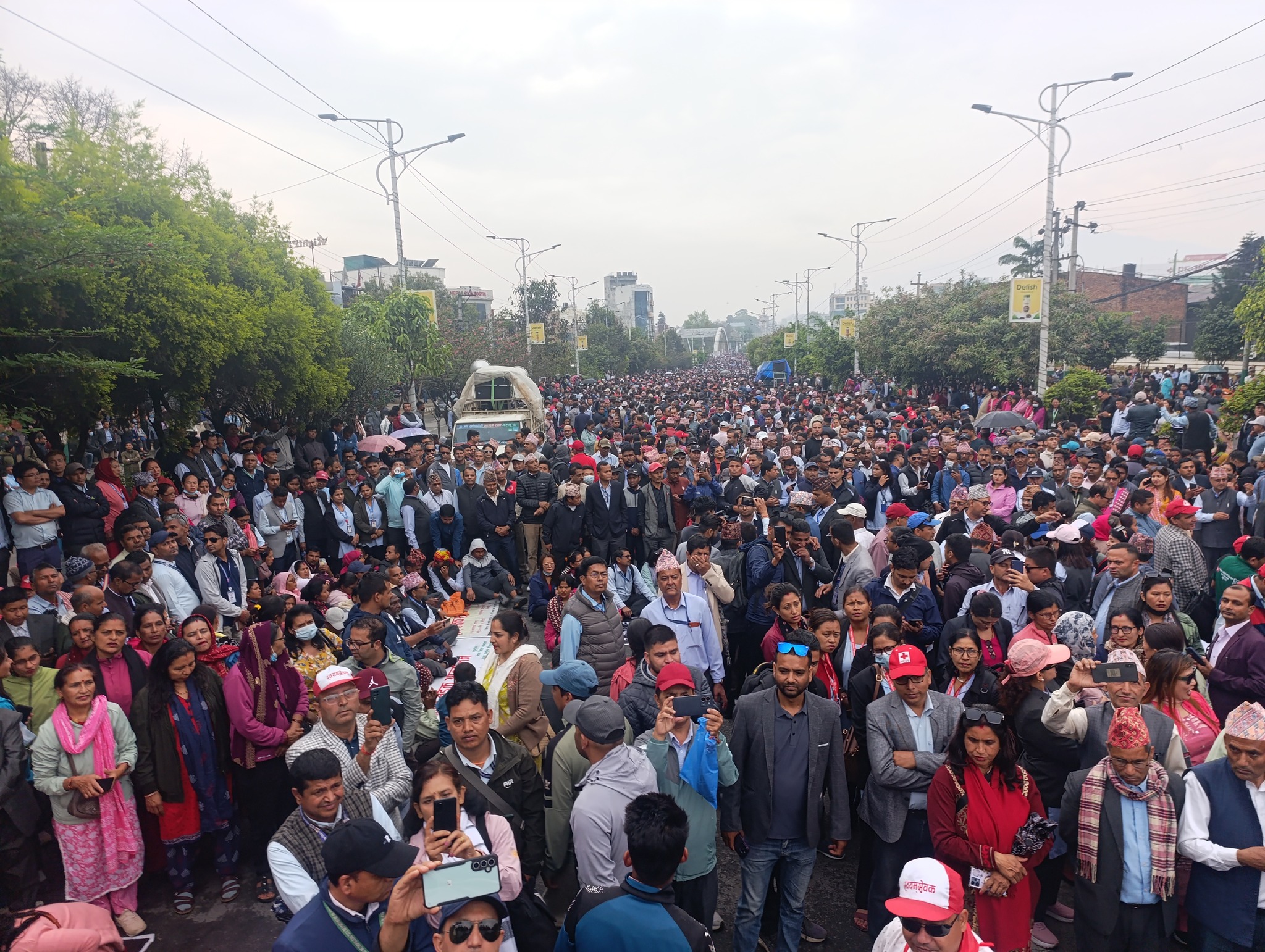 शिक्षक आन्दोलनका १० दिन : माग सम्बोधनको टुंगो छैन, महँगिँदै काठमाडौं बसाइ