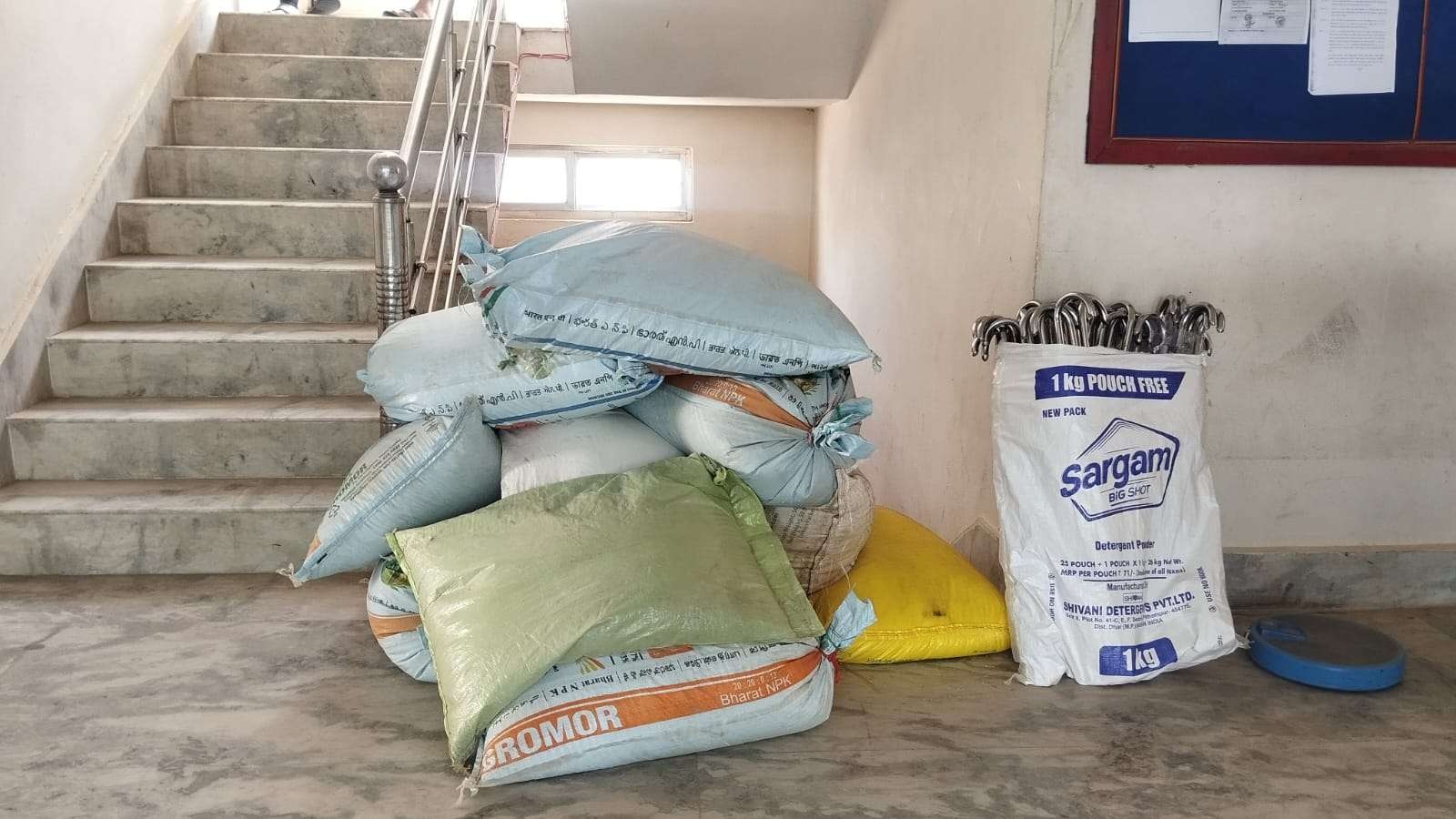 एक लाख भन्दा बढिका अवैध सामान बरामद