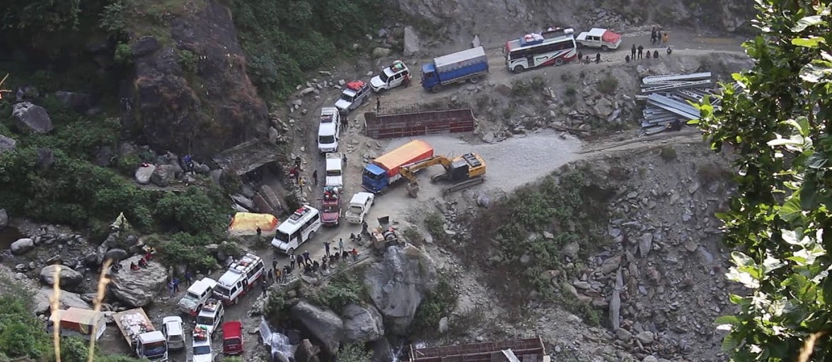 कर्णाली राजमार्ग दैनिक ८ घण्टा बन्द