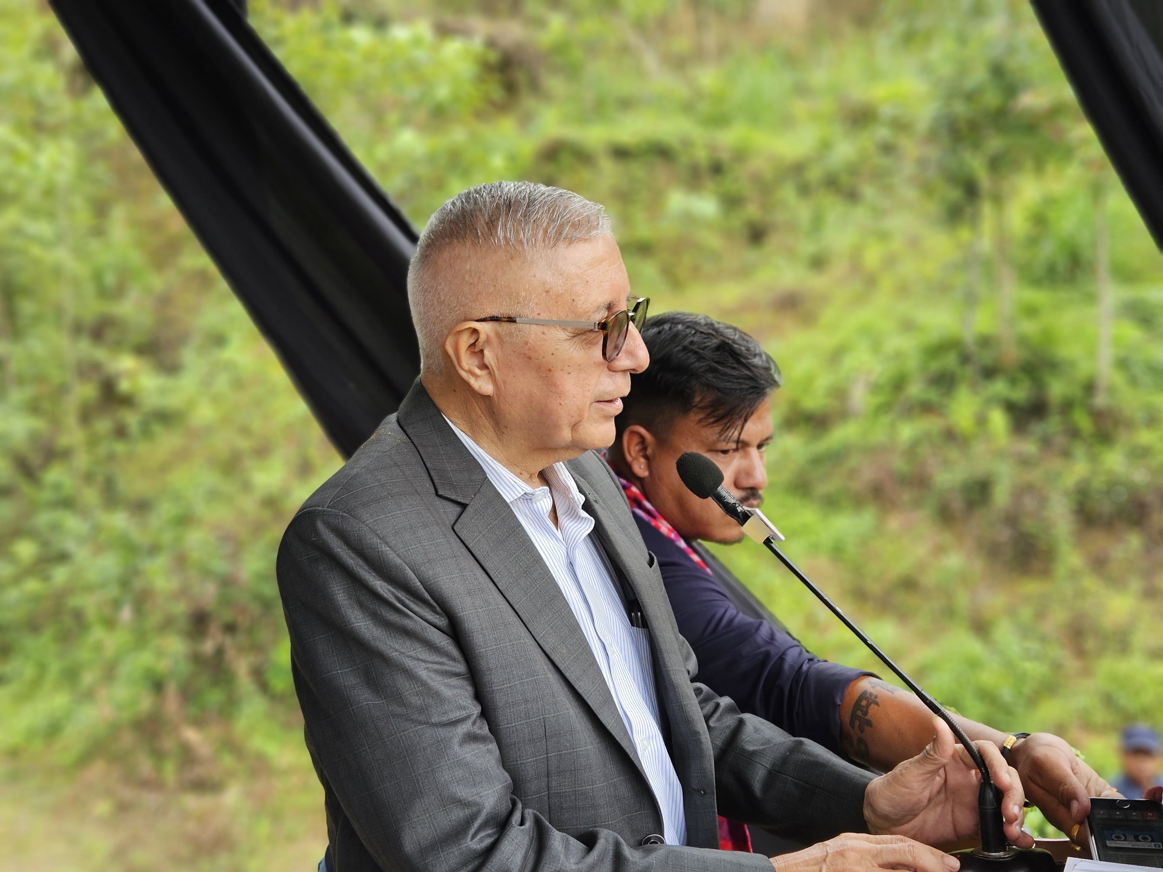 पाँचथर पुगेर डा. कोइरालाले भने- कार्यकर्ताले नेताको झोला मात्र बोक्ने हैन