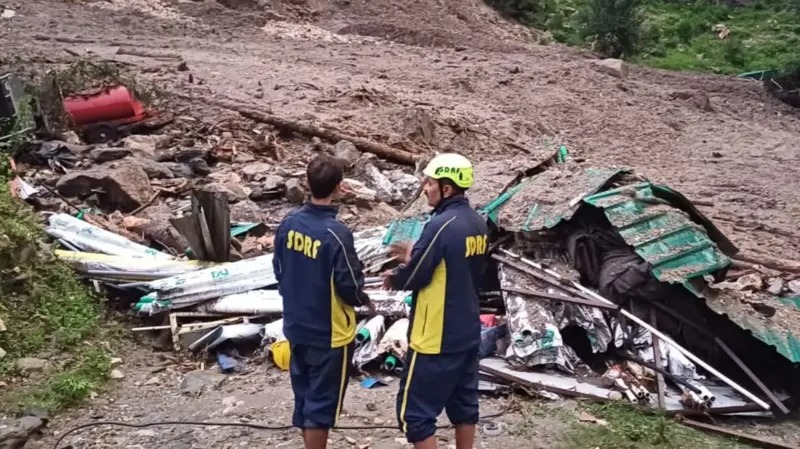 उत्तराखण्डको उत्तरकाशीमा पहिरो, ९ मजदुर बेपत्ता