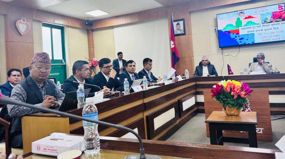 ओभरलोड ट्रक नियन्त्रण गर्न गृह मन्त्री रमेश लेखकको निर्देशन