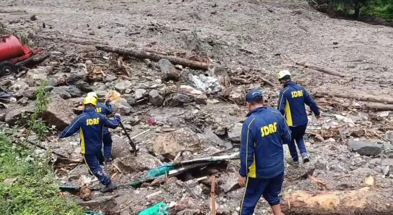 चारधाम यात्रा एक दिनका लागि स्थगित