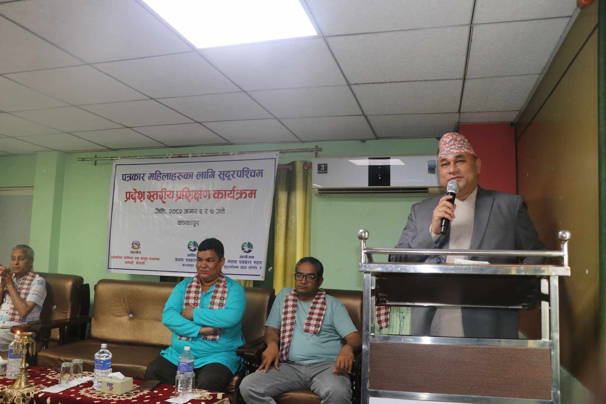 पत्रकारले ढुक्क भएर कलम चलाउनुपर्छ : मुख्यमन्त्री शाह